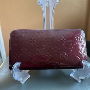 authentic Louis Vuitton Vernis wallet